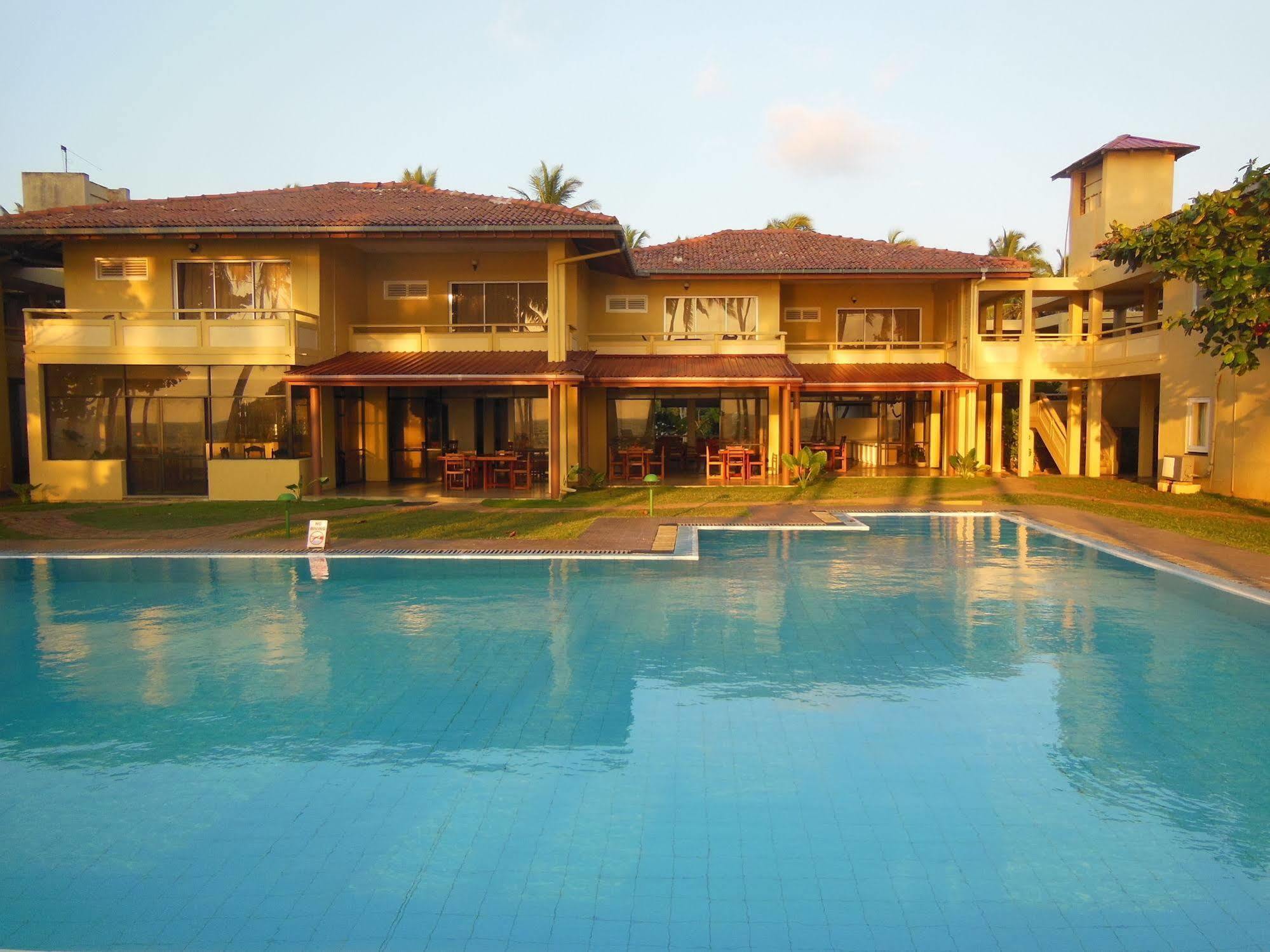 Sanmali Beach Hotel 마라윌라 외부 사진