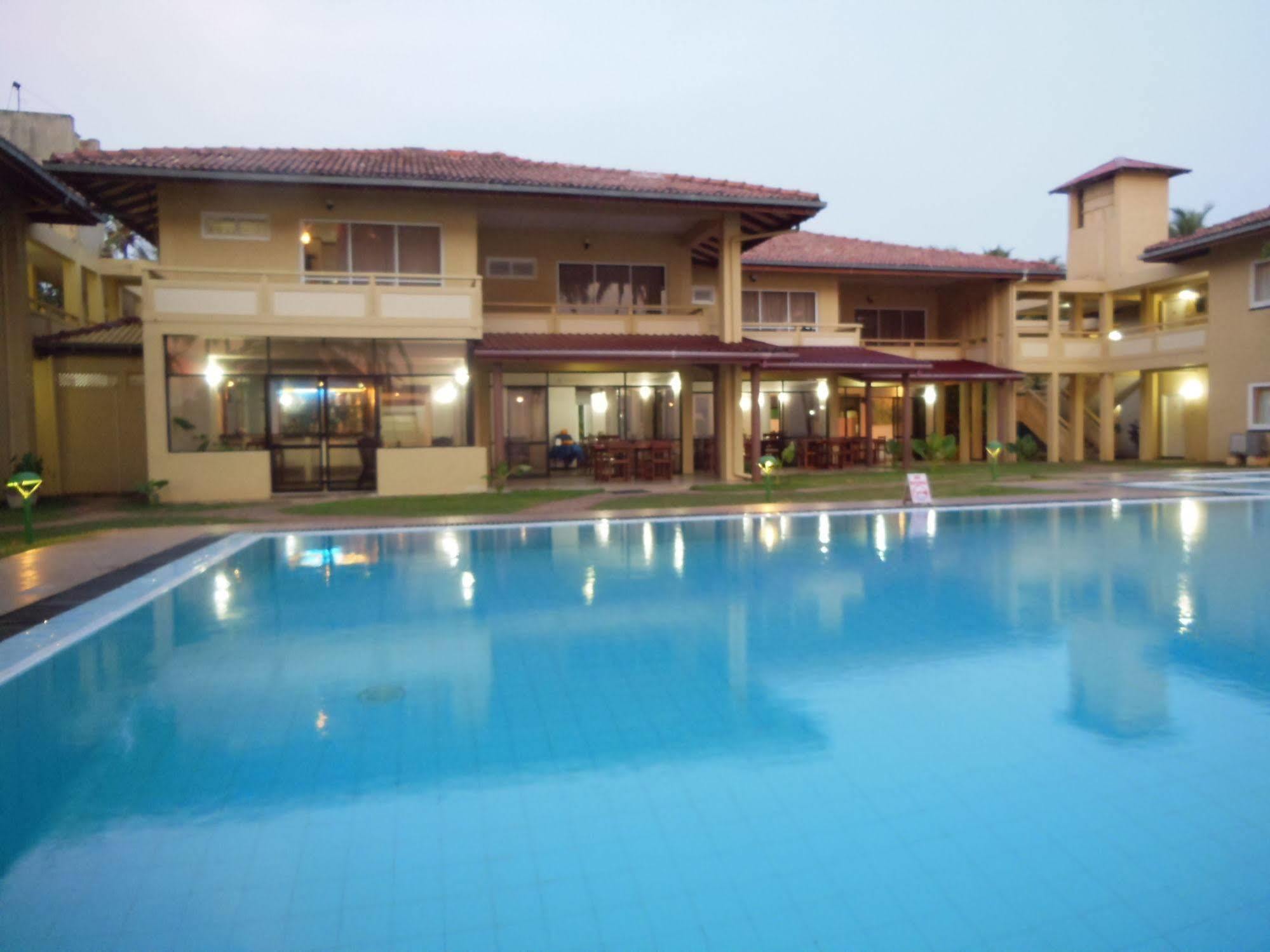 Sanmali Beach Hotel 마라윌라 외부 사진